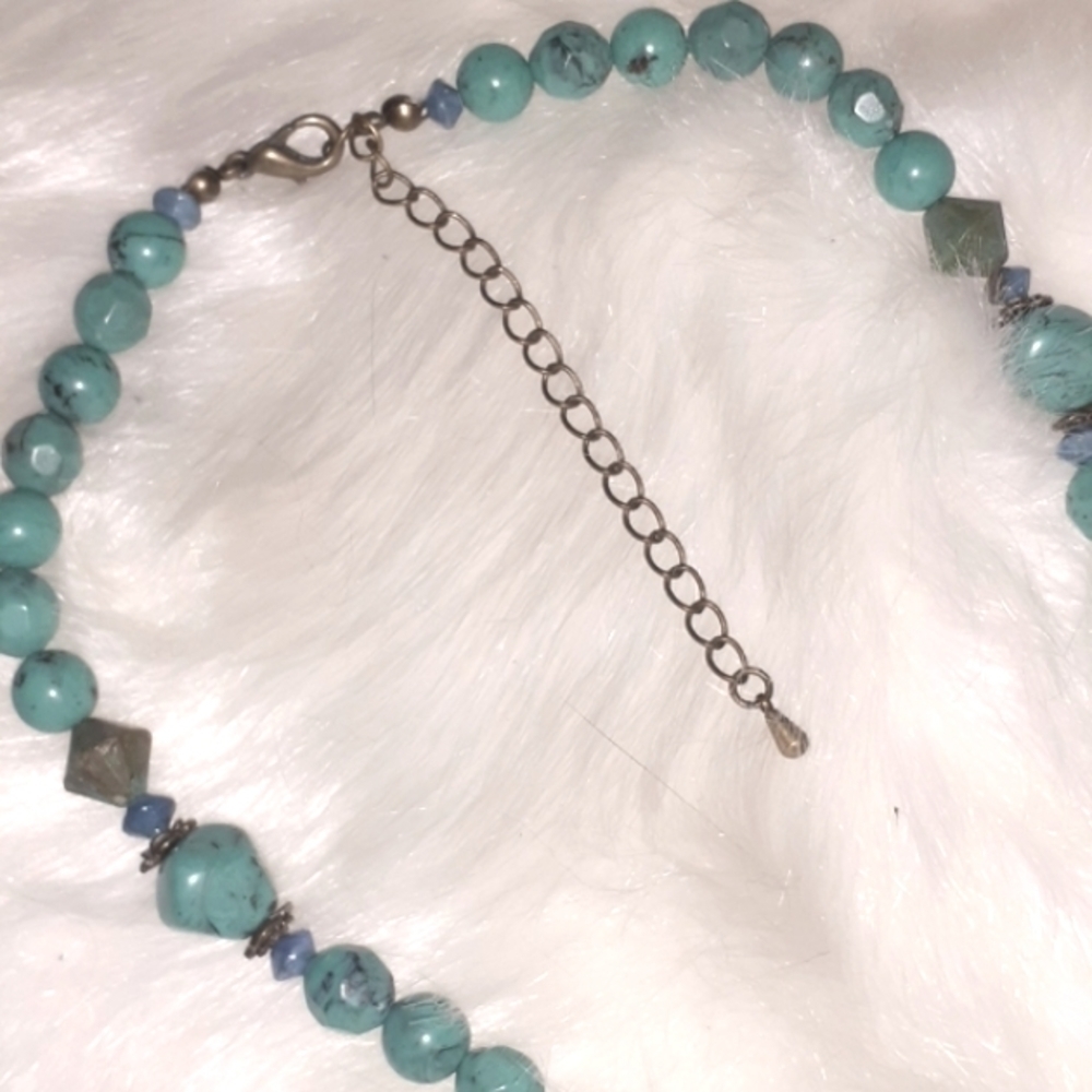 NWOT:  Awesome AQUA Necklace - Picture 5 of 6